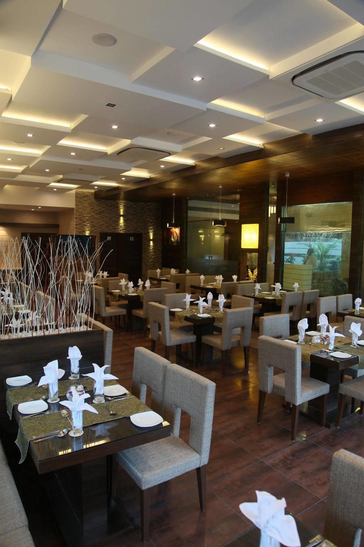 Le Grande Residency -Unmarried Couples Are Not Allowed Ahmedabad Eksteriør billede
